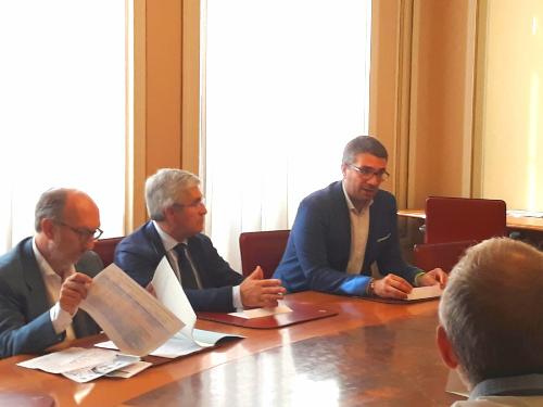 Il vicegovernatore del FVG con delega alla Salute, Riccardo Riccardi, e l'assessore regionale alle Autonomie locali, Pierpaolo Roberti, incontrano i sindaci e amministratori già ricompresi nel territorio dell'Ambito socio assistenziale dell'Udinese per superare le criticità della riforma degli Enti locali – Udine 11/06/2018